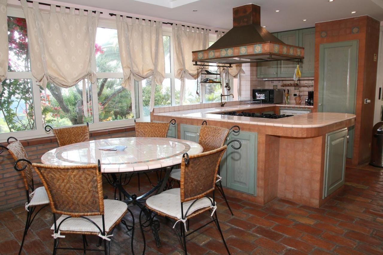 Anthos Casa Vacanze Sant'Omero Экстерьер фото