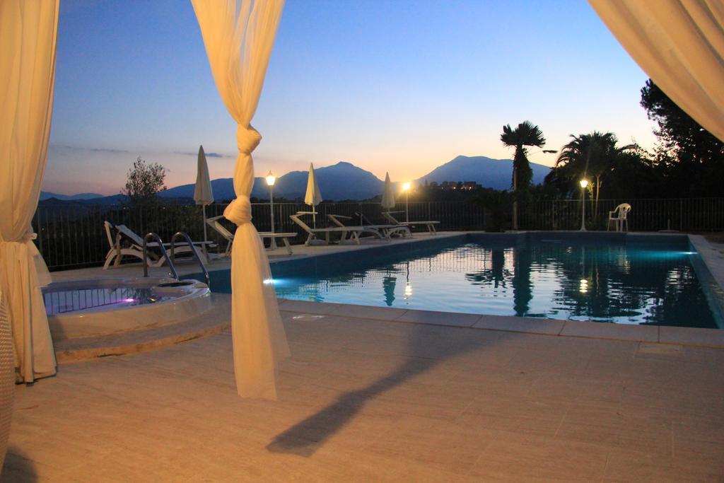 Anthos Casa Vacanze Sant'Omero Экстерьер фото